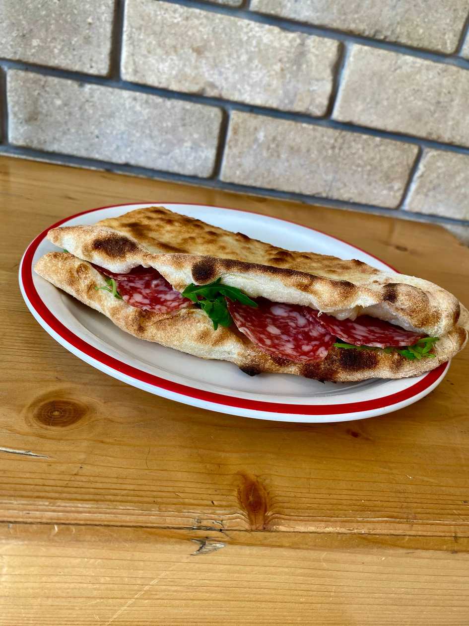 Panino cu salam Napoli