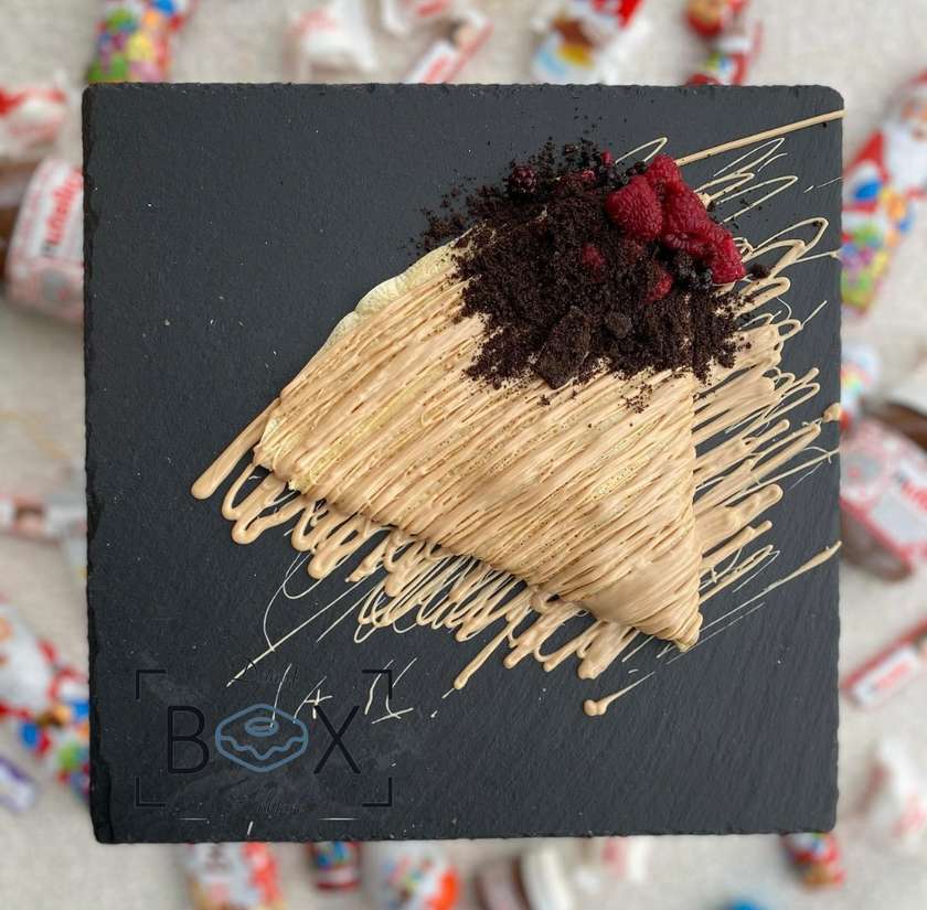 Kinder Bueno Cream, Mix Berries & Crushed  Oreo Crepe