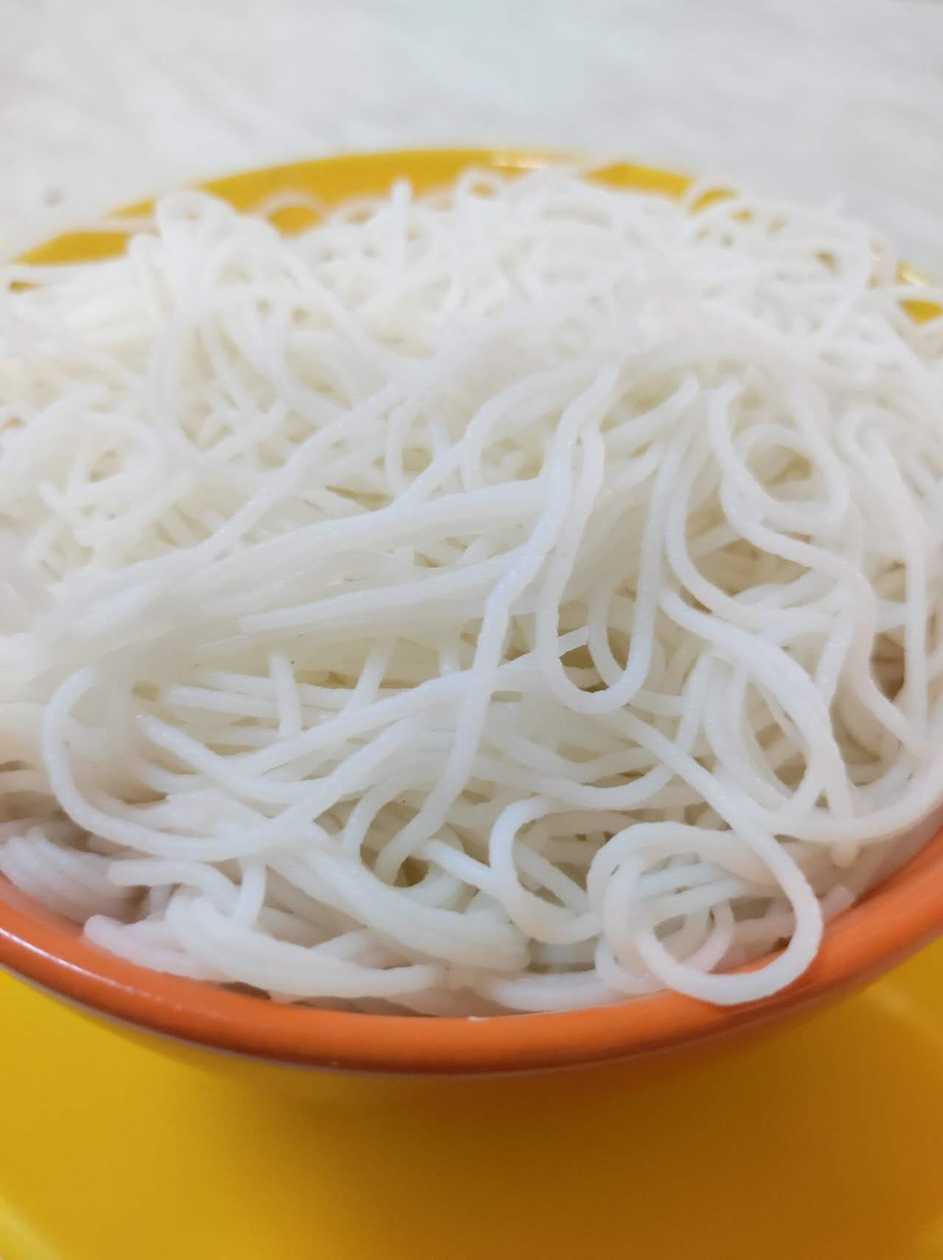 Simple rice noodles