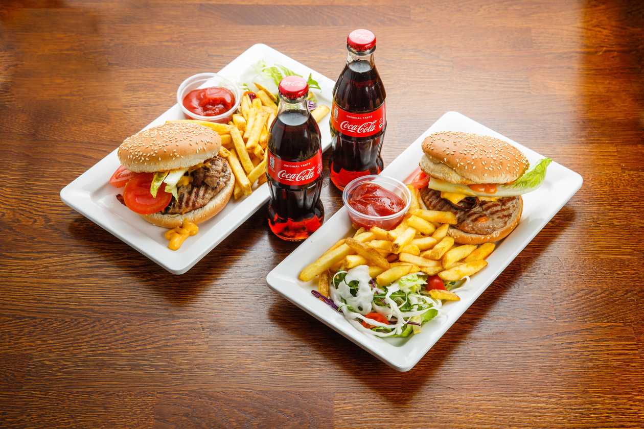Combo 2 x Mamma Burger + 2 x French Fries + 2 x Coca-Cola