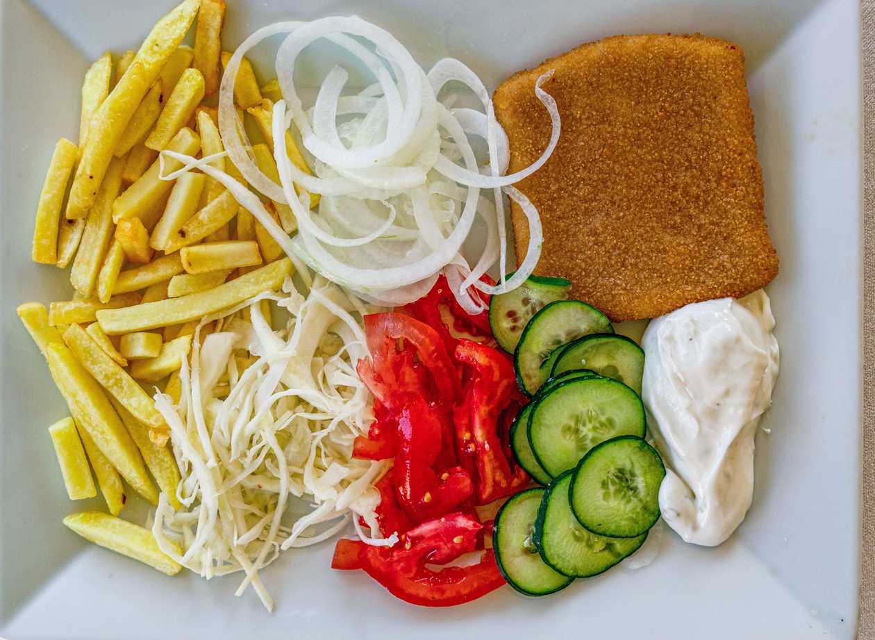 Fried cheese with fries