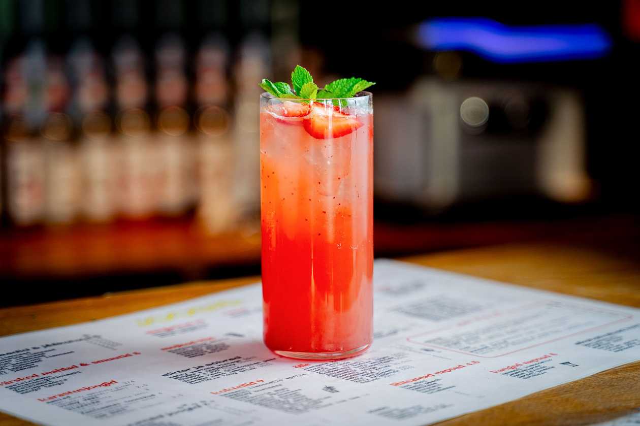 Strawberry-Coconut Lemonade