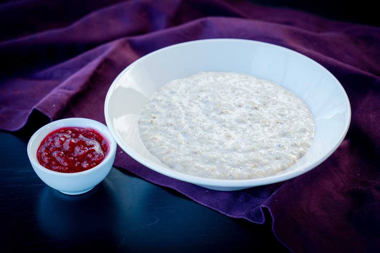 Oatmeal Porridge with Jam