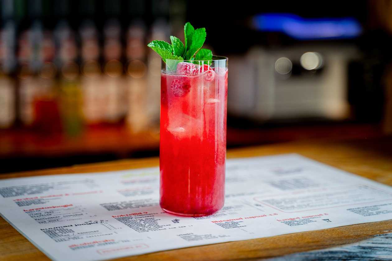 Raspberry-Rose Lemonade