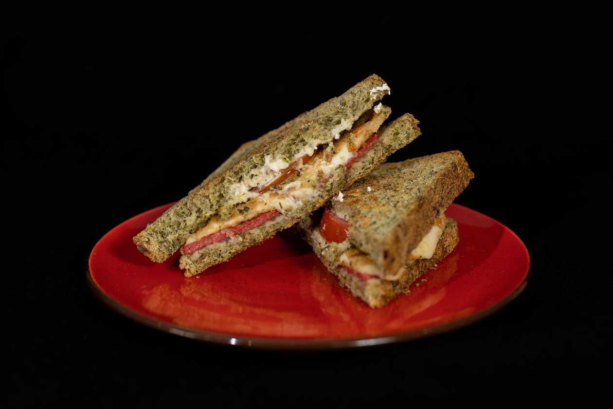 Сендвіч із салямі