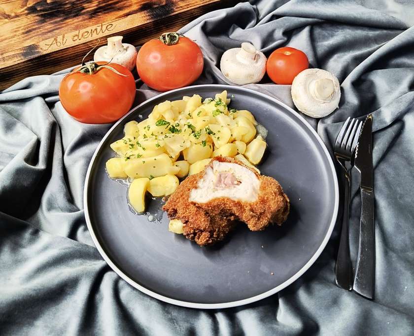 Gordon bleu, cooked potatoes
