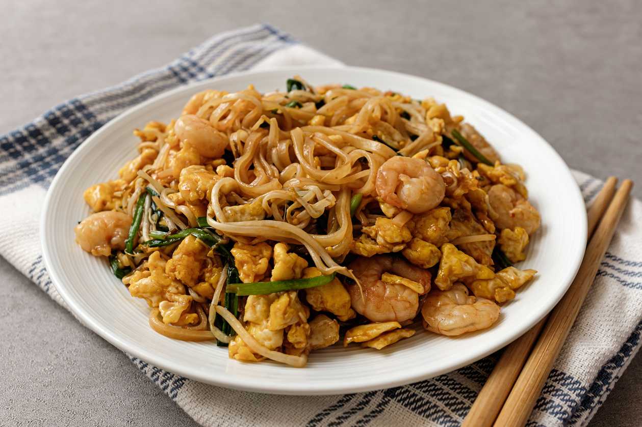 Pad thai s kuřecím masem (pad ga)