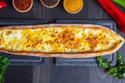 Kaşarlı Yumurtalı Pide