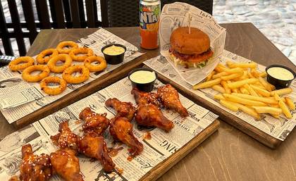 BBQ Combo(BBQ Burger set + BBQ wings + Onion rings)