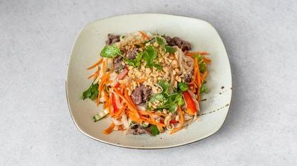 S8. Fried "pho" noodles with beef