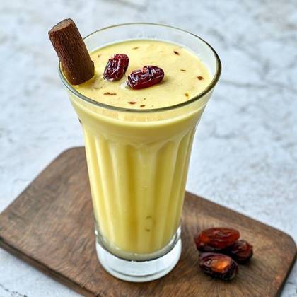 Banana and Dates Lassi
