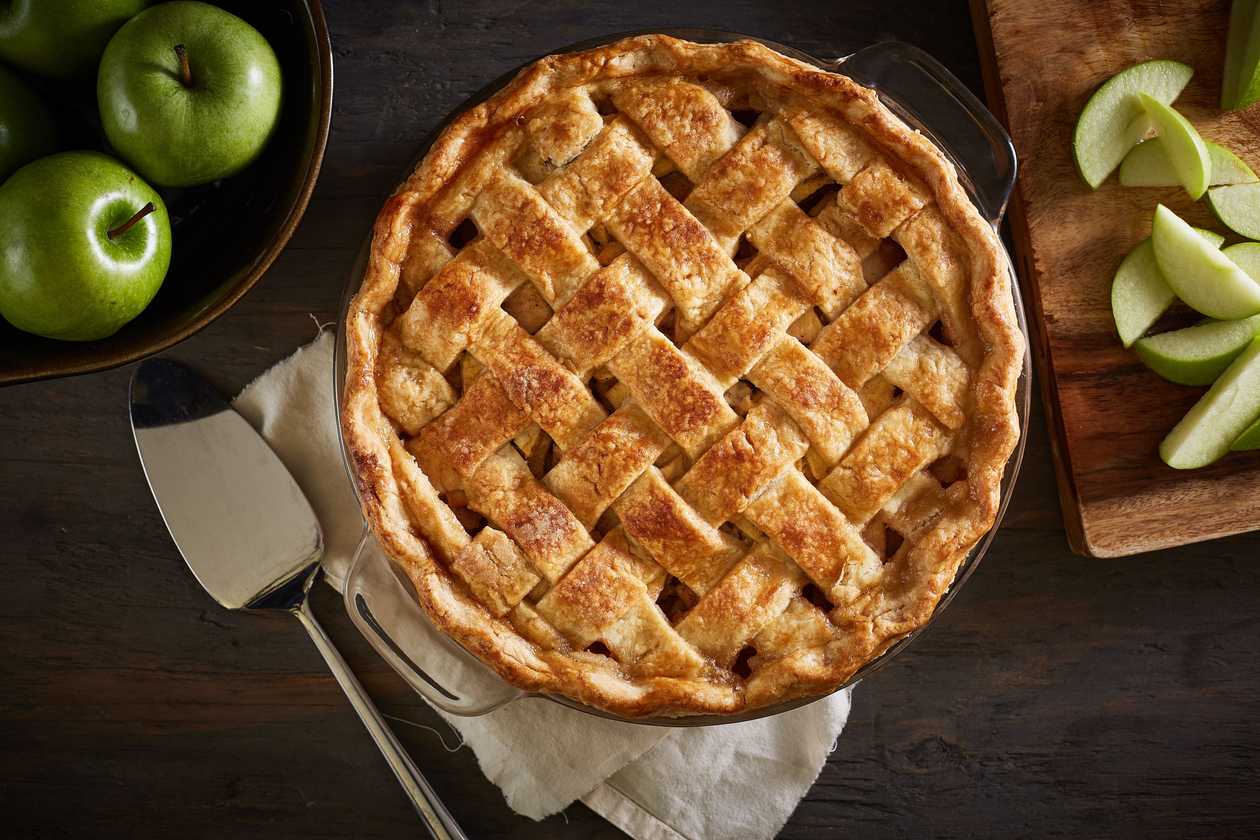 Warm apple pie