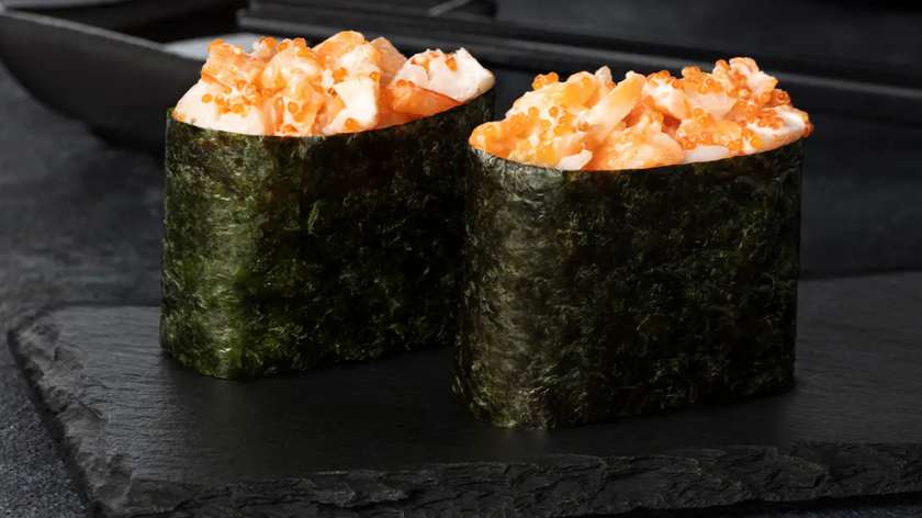 Gunkan z krewetkami i spicy mayo