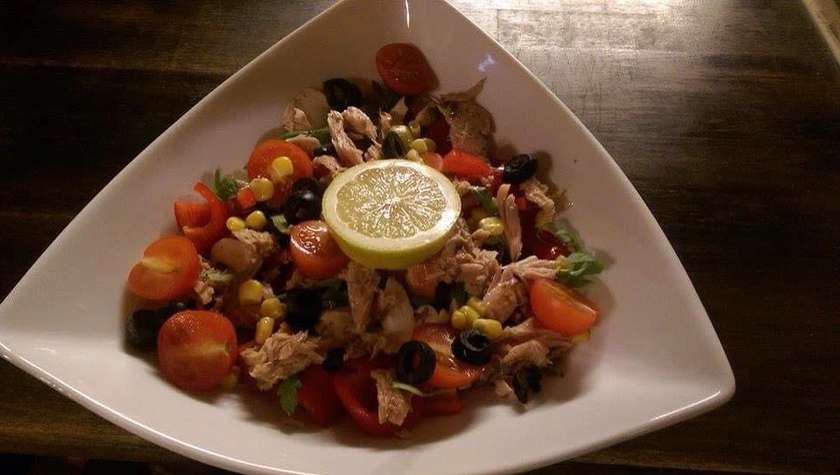 Salată cu ton