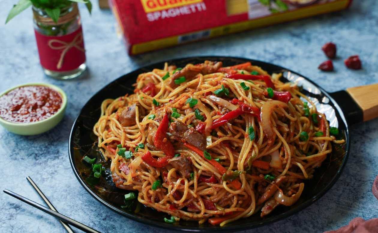 Chicken Schezwan Noodles