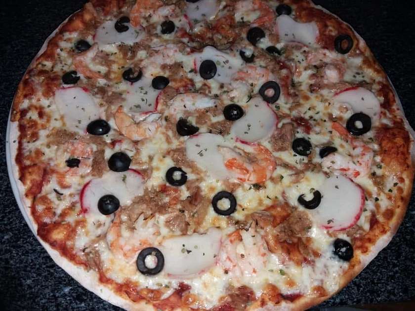 Seafood Pizza