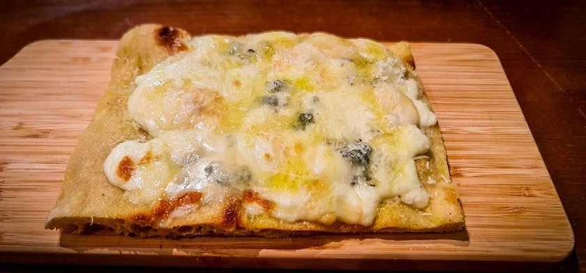 Pizza 4 Formaggi Al Taglio