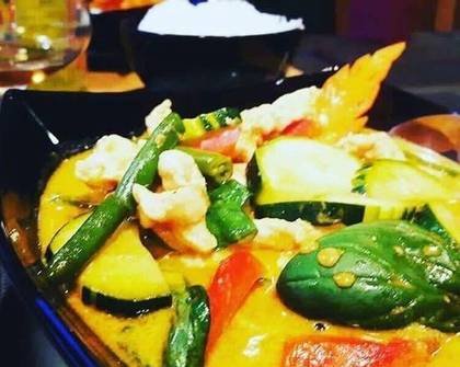 Frango com Caril Verde e Arroz