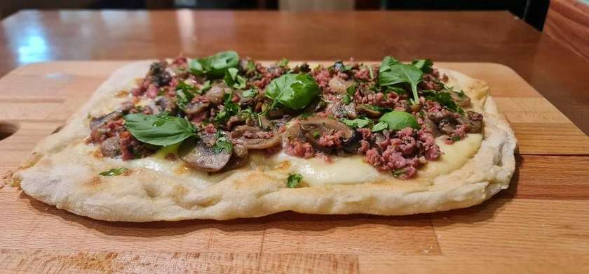 Pinsa Salsiccia e Funghi