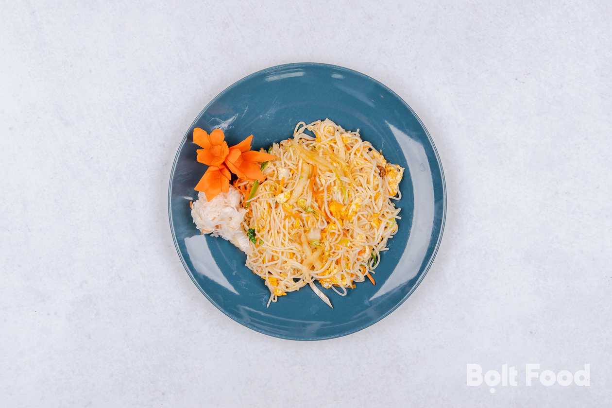 Roasted rice noodles with vegetables only as a side dish