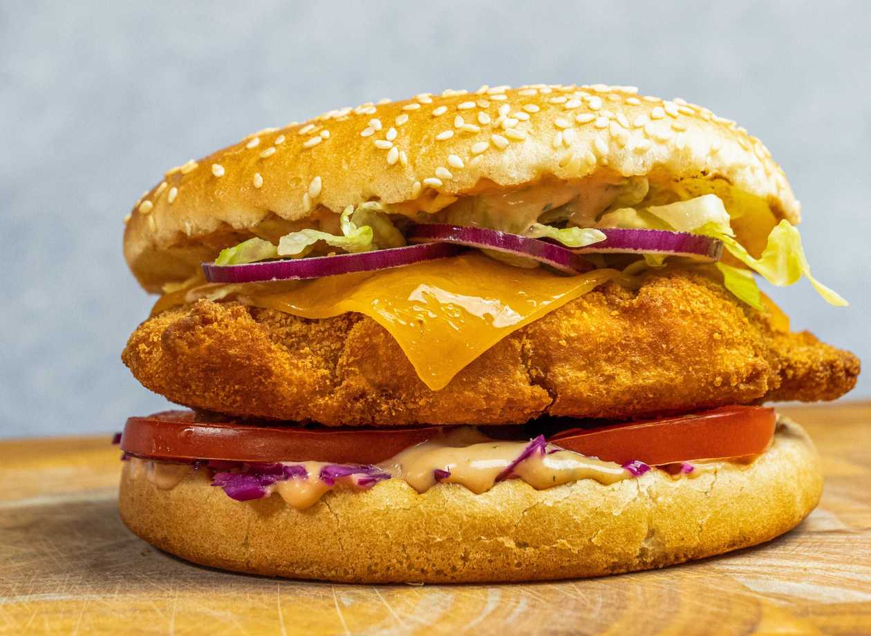 Crunchy chicken pizza burger