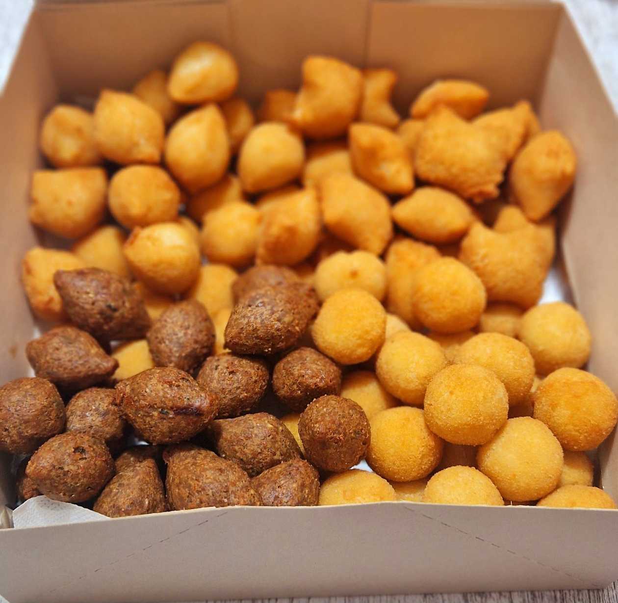 50 SALGADINHOS SORTIDOS FRITO NA HORA