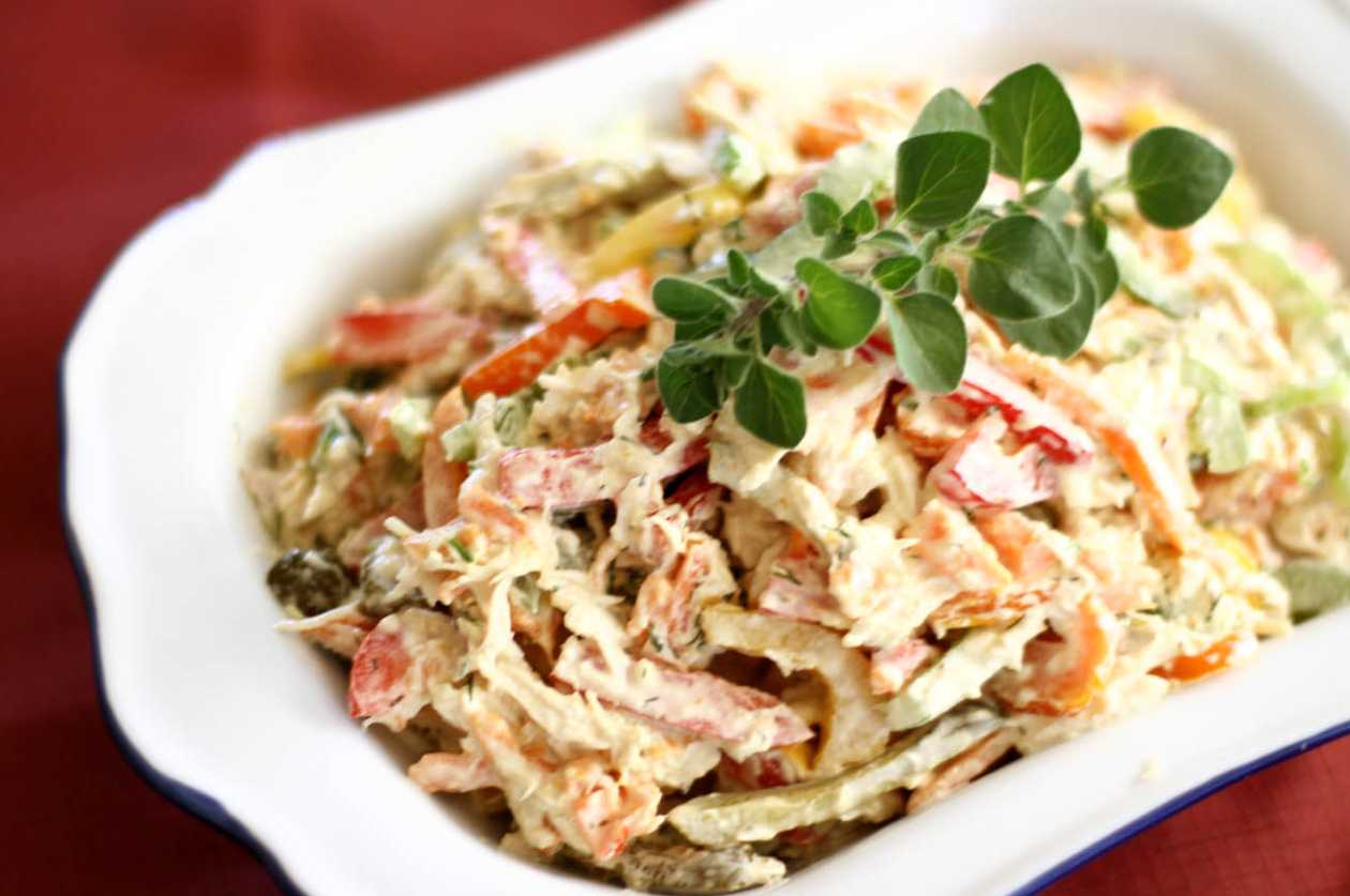 Toyuq salatı