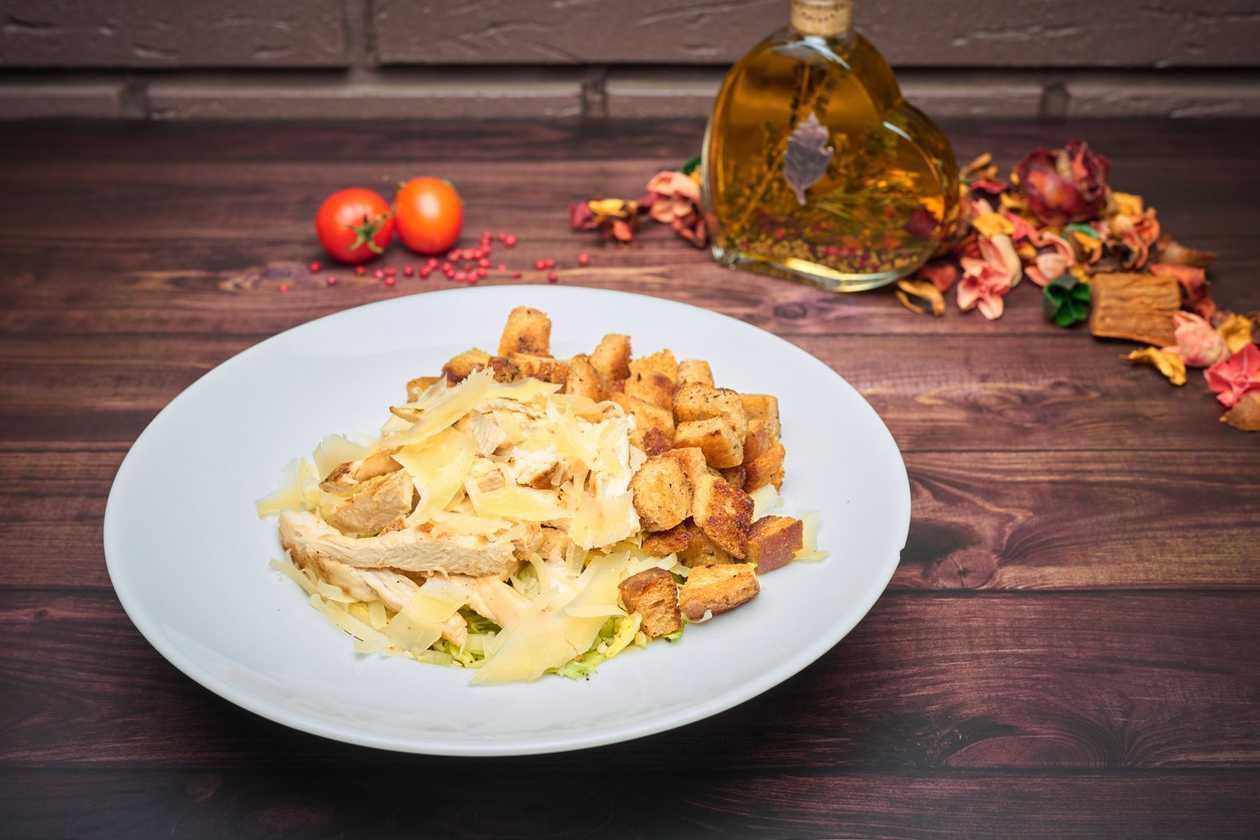 Salata Caesar