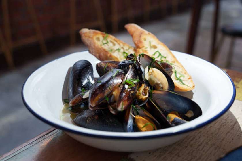 Impepata di cozze bianco
