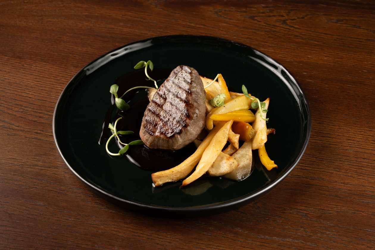 Slow cooked beef langet