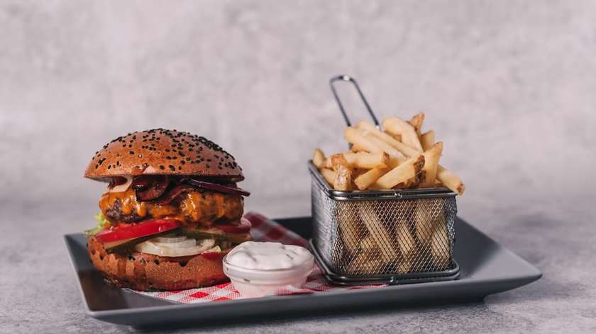 Old School + fries, dip and drink of your choice