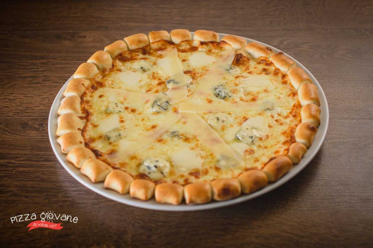 Quattro formaggi pizza