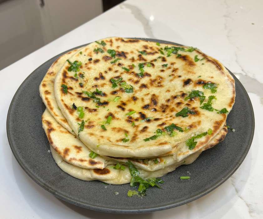 40.Cheese Naan