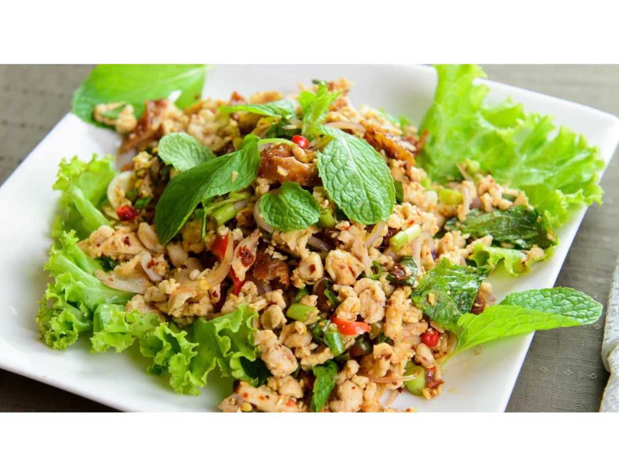 24.Larb Kai