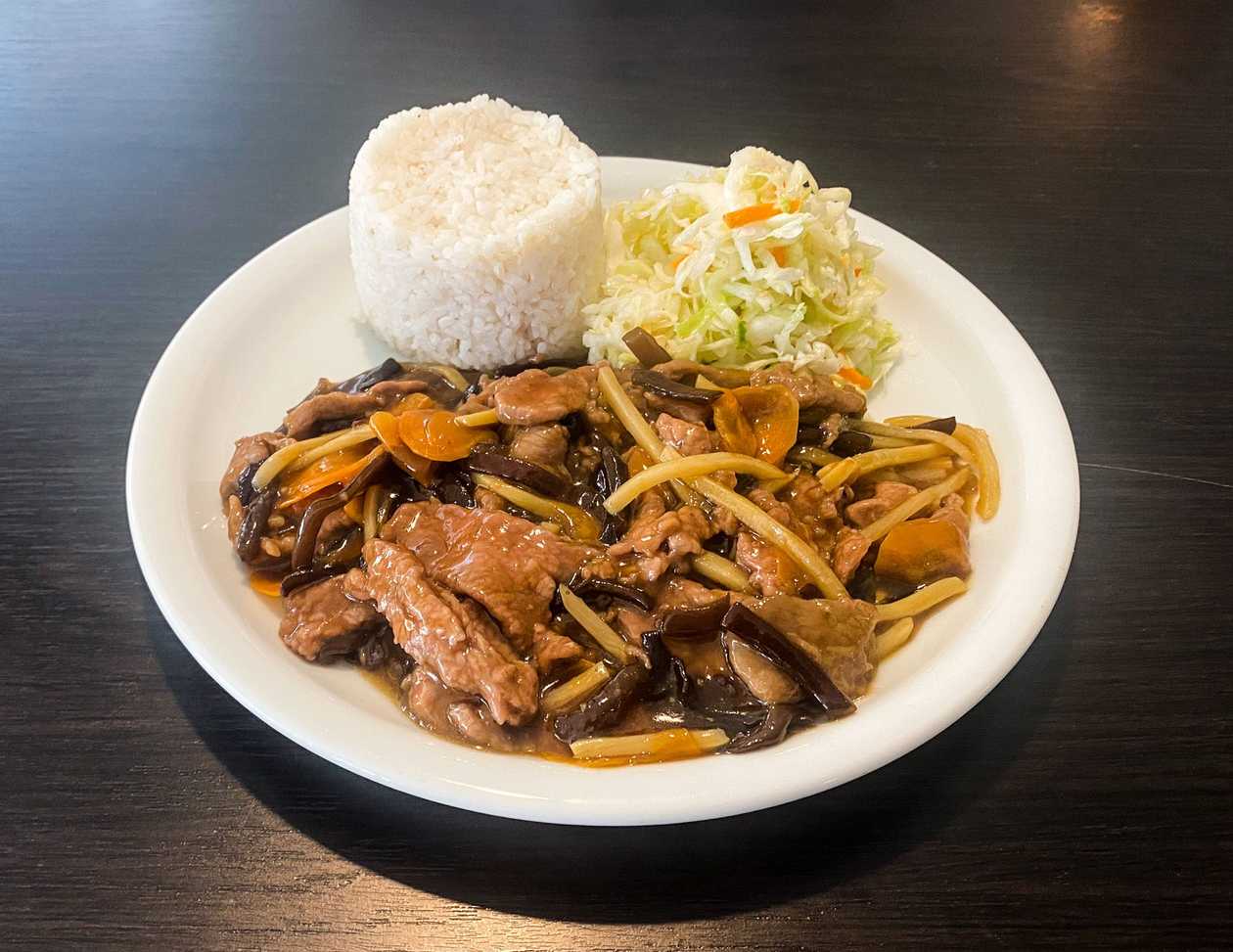 4 Beef with bamboo and mushrooms