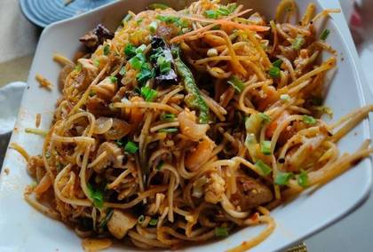 Veg Schezwan Noodles