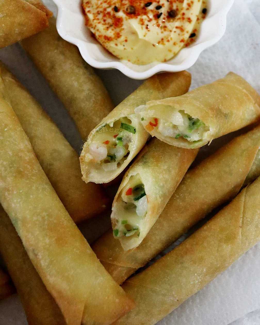 3.Spring Rolls with shrimps and cheese