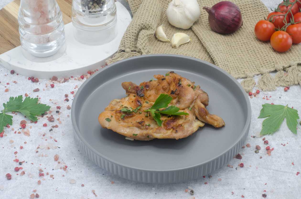 Grilled boneless chicken thighs