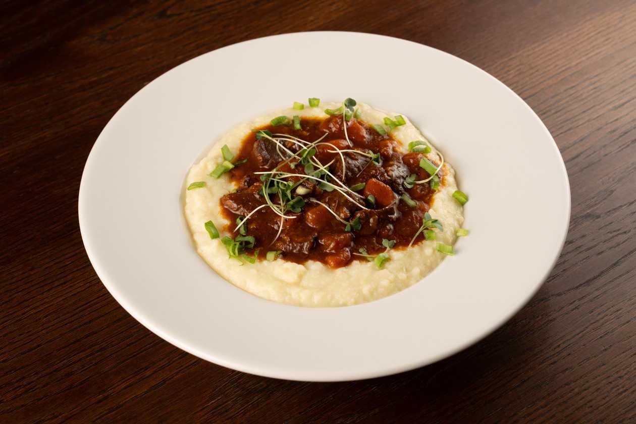 Beef Bourguignon with mashed poatatoes