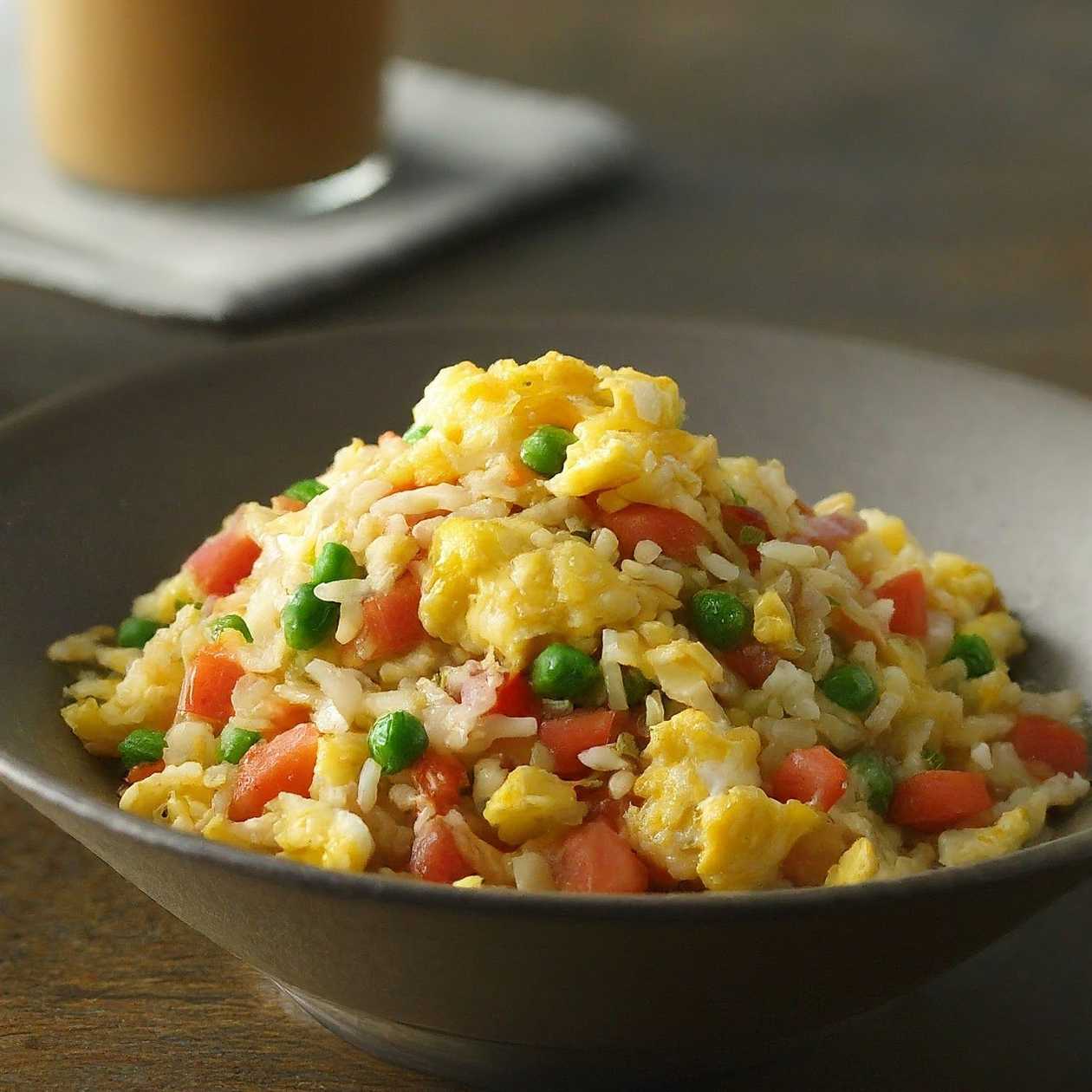 131.Egg Rice