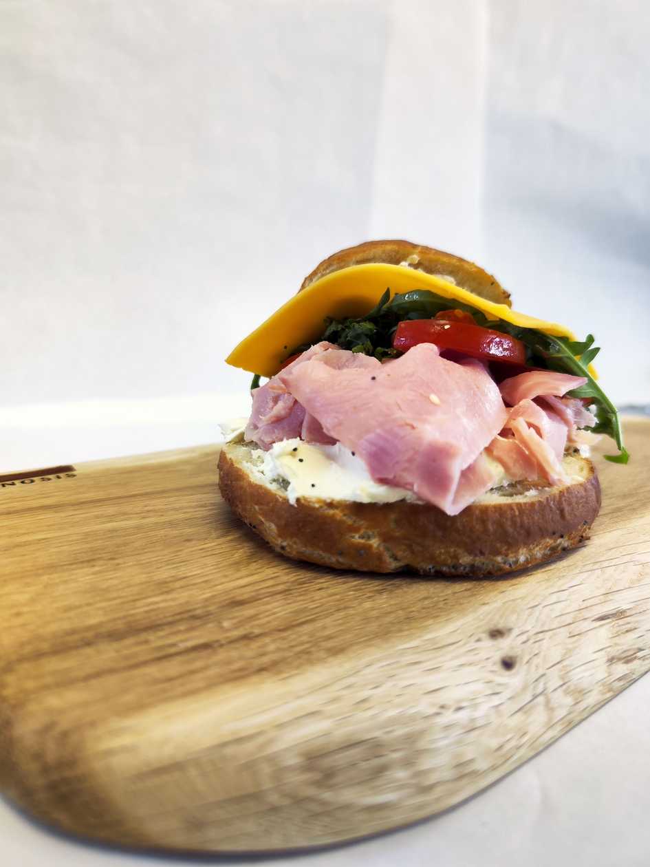 Prosciutto cotto bagel