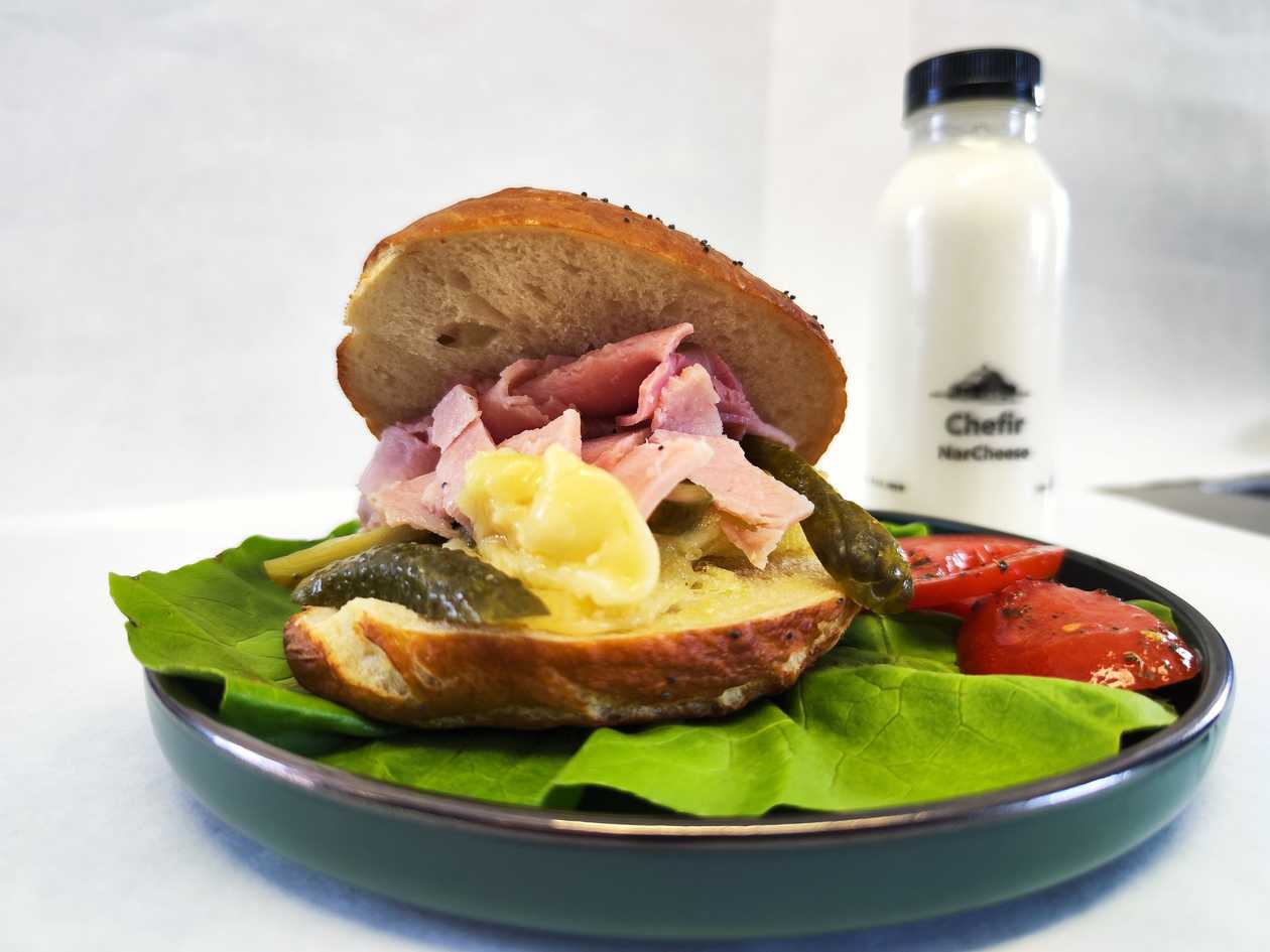 Raclette bagel