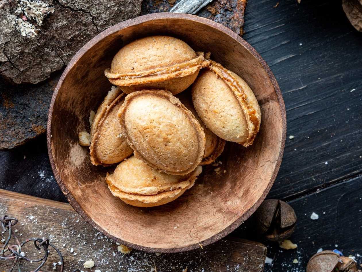 Pähklid kondenspiima täidisega tk