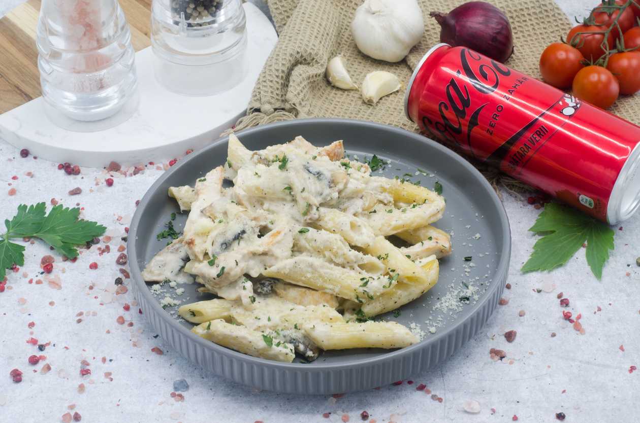 Penne cu ciuperci si pui,Coca Cola zero