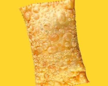 Pastel Frango com Queijo
