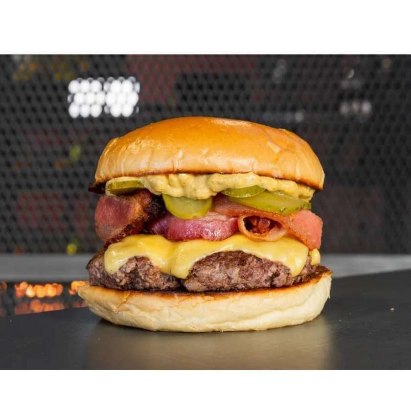 Deluxe Cheddar Burguer