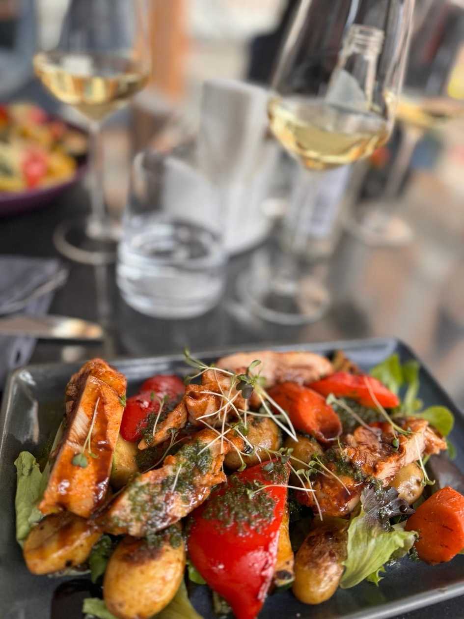 Grilled chicken with vegetables