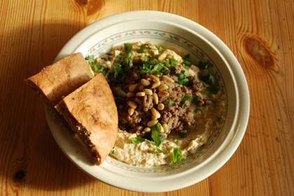Humus cu carne