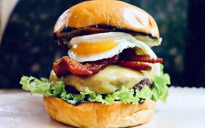 Hamburger vita cheese cu oua