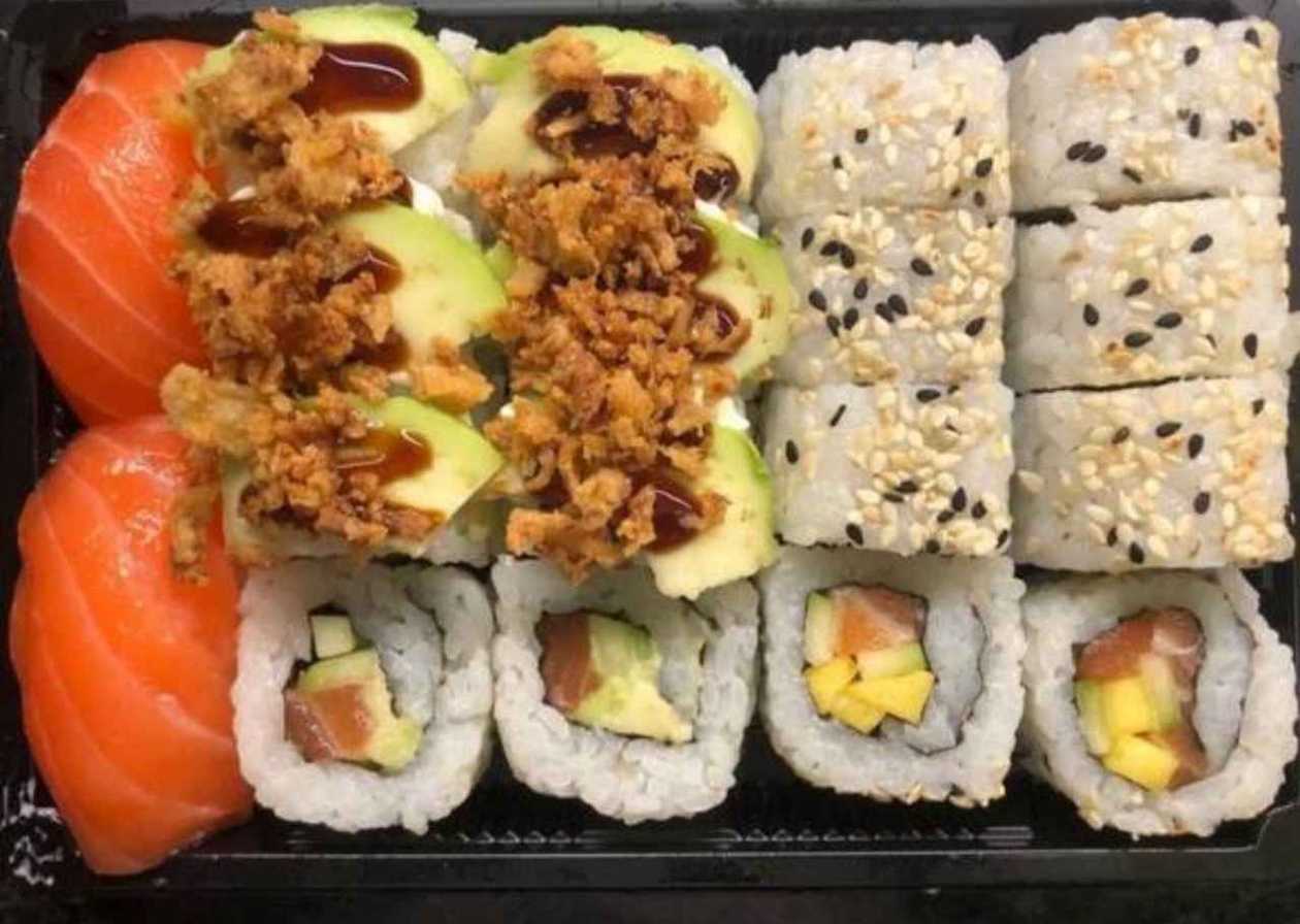 A14. 2 Nigiri e 16 califórnia (18 peças)